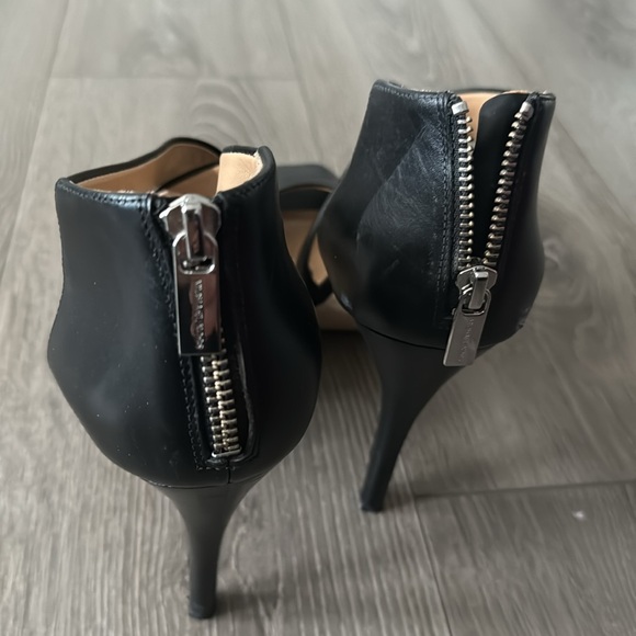 Michael Kors Black Heel - Picture 5 of 5